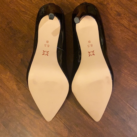 BCBGeneration Black Heels - Picture 3 of 5